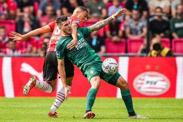 德甲比赛精彩瞬间不断，战术变化引爆全场的简单介绍